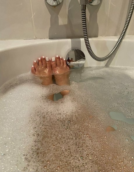 Goddesssilkysolesfree