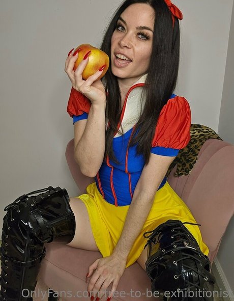 Freetobeexhibitionist