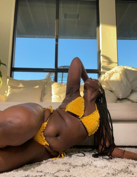 Therealchocolateminnie