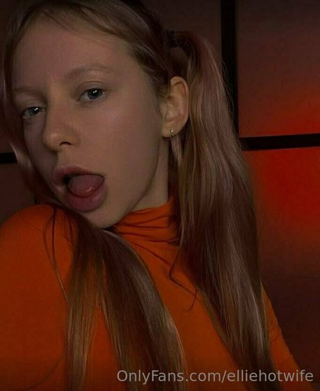 Elliehotwife