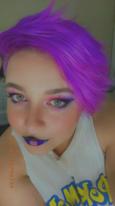 Unsupervisedhousewife