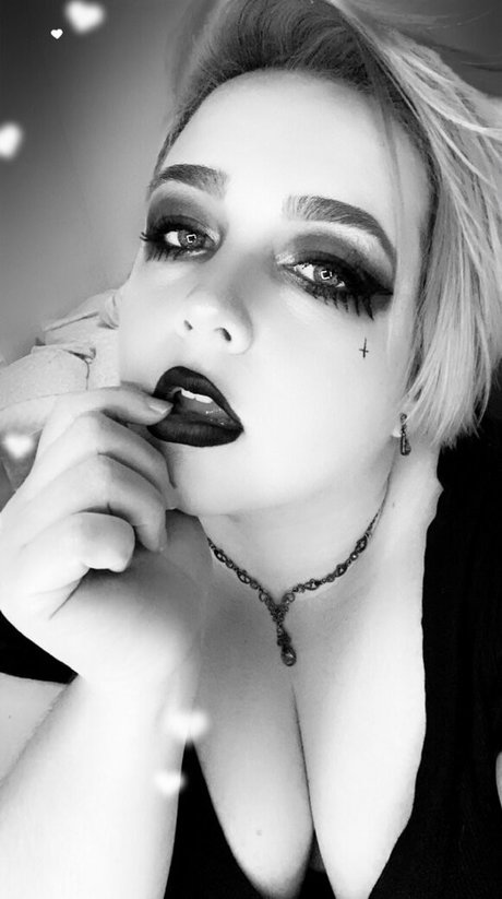 Unsupervisedhousewife