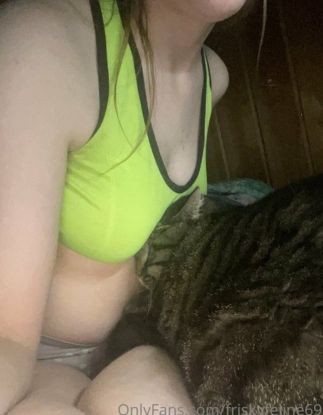 Friskyfeline69