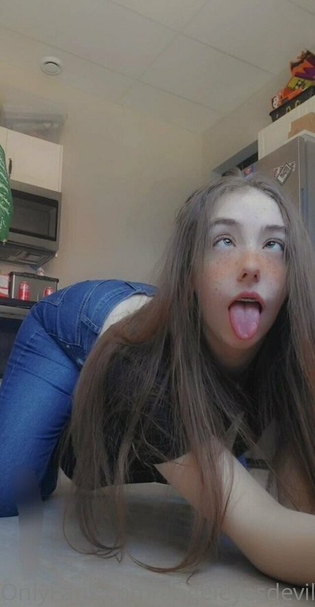 Angel Eyes Devil Thighs