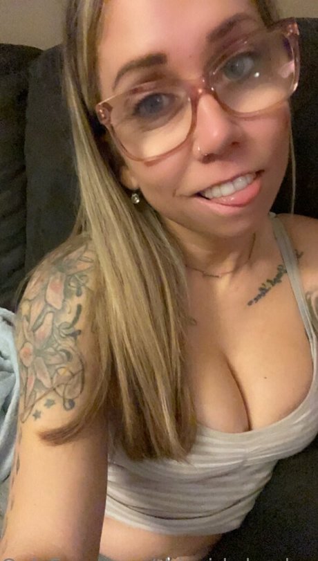 Thisgirlwheelsamputee