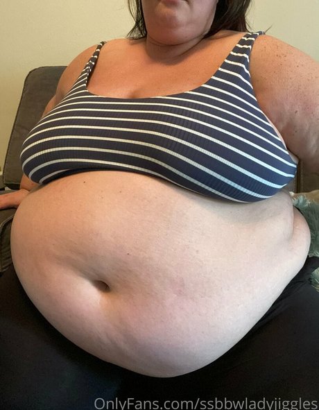 Ssbbwladyjiggles