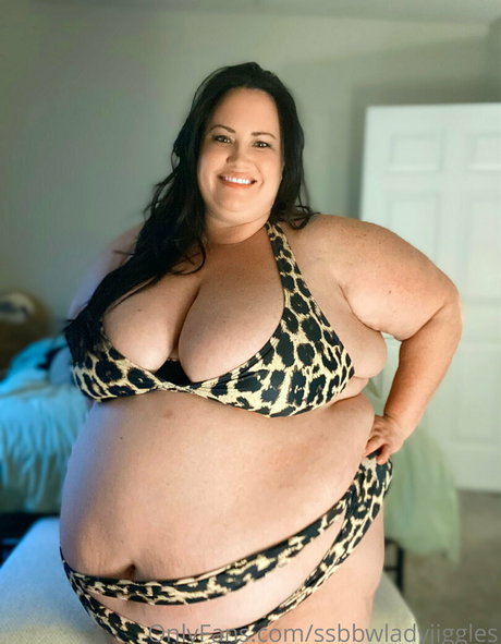 Ssbbwladyjiggles