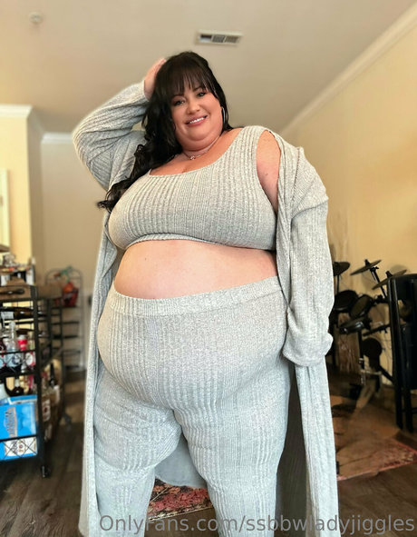 Ssbbwladyjiggles