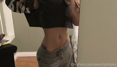 Peachykittyxx