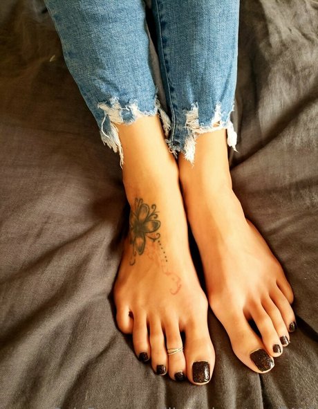 Lilmisslongtoes7410