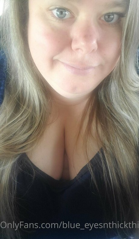 Blueeyesnthickthighs