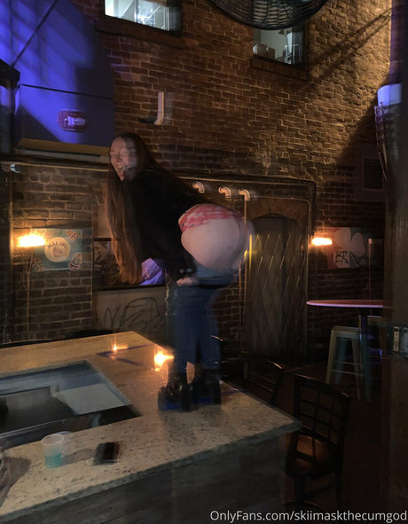 Skiimaskthecumgod